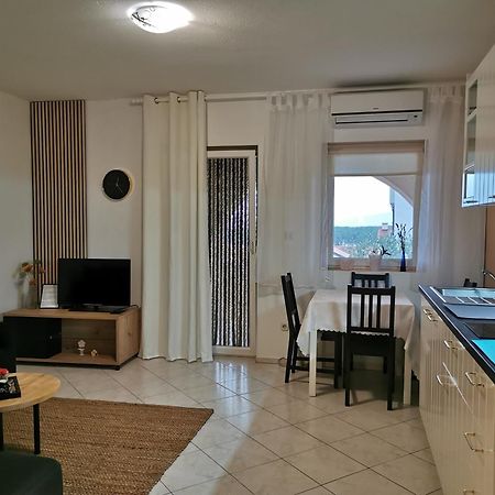 Apartments With A Swimming Pool Punat, Krk - 5378 Экстерьер фото