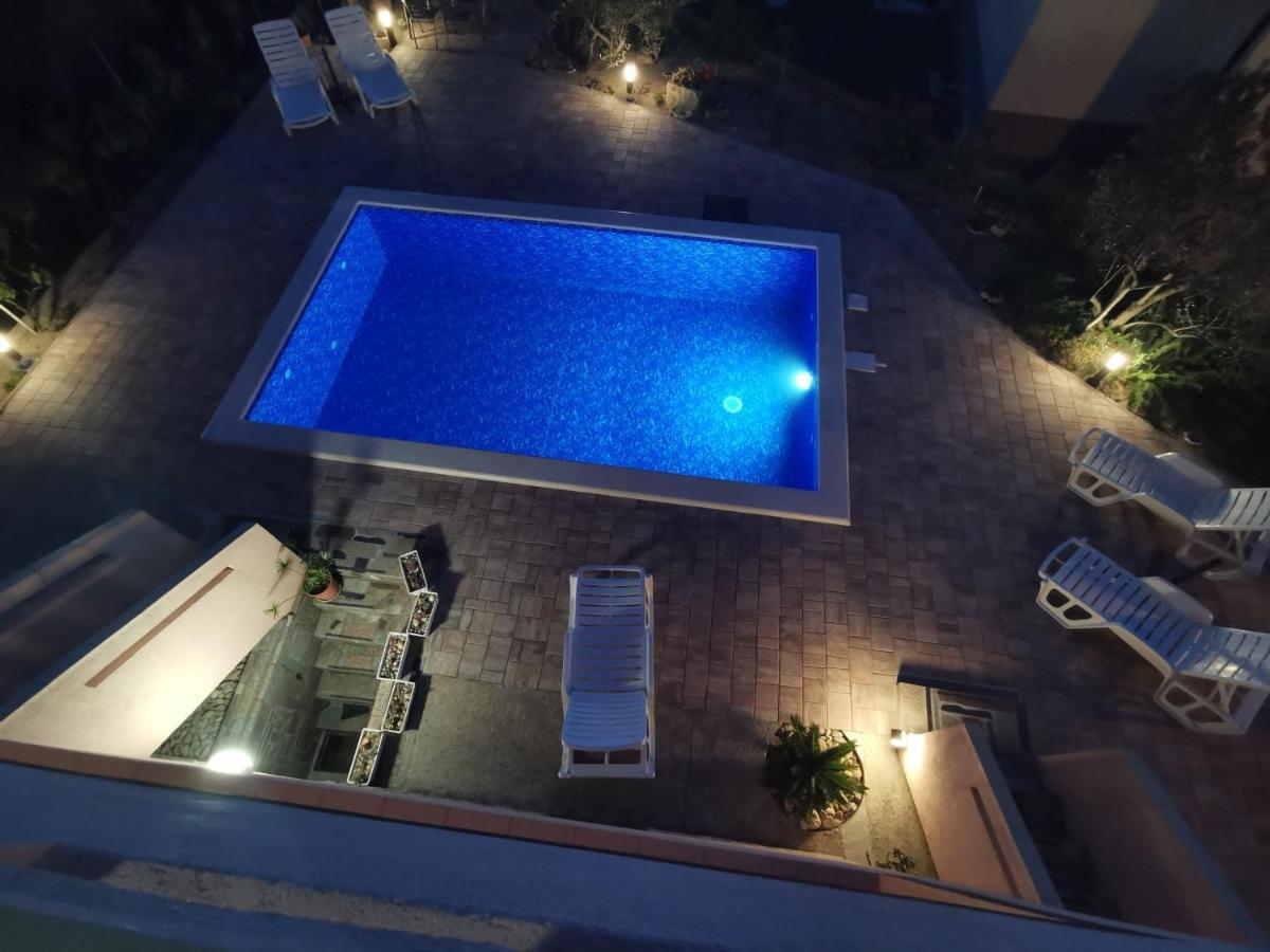Apartments With A Swimming Pool Punat, Krk - 5378 Экстерьер фото