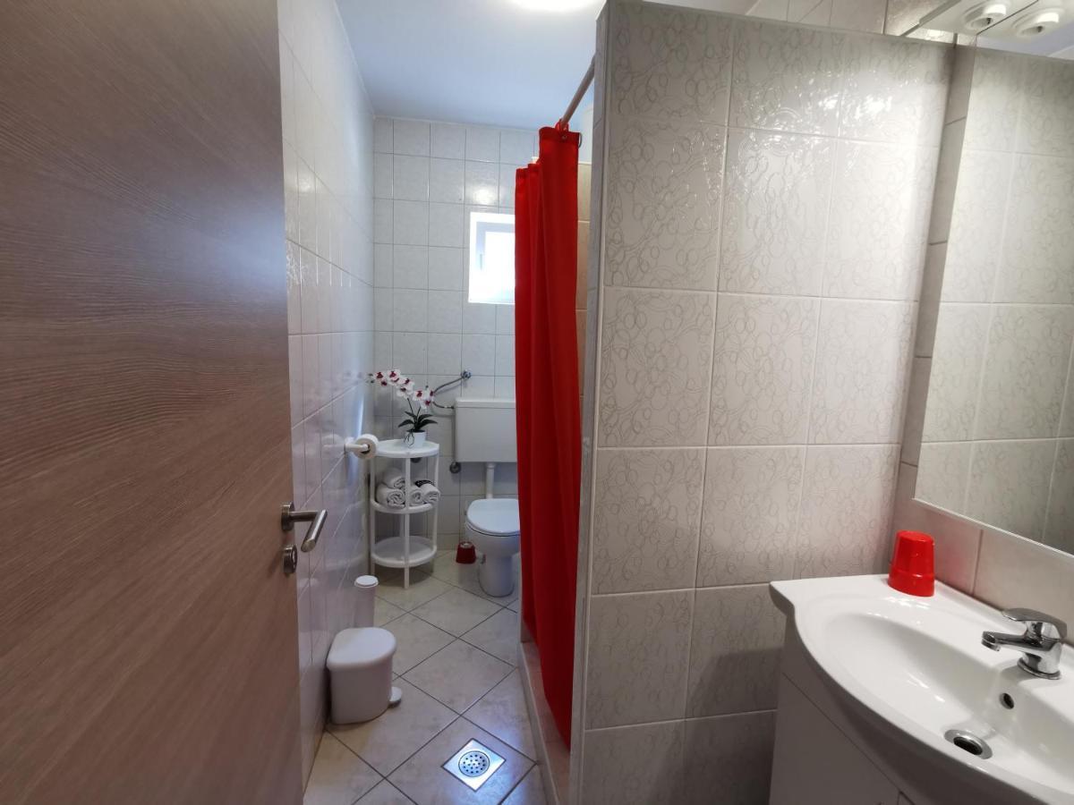 Apartments With A Swimming Pool Punat, Krk - 5378 Экстерьер фото